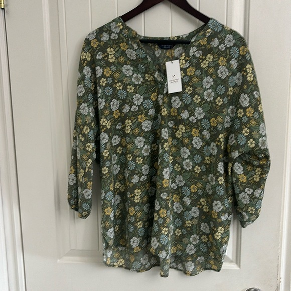 Denver Hayes Tops - DENVER HAYES BNWT Floral Cottage Core Top